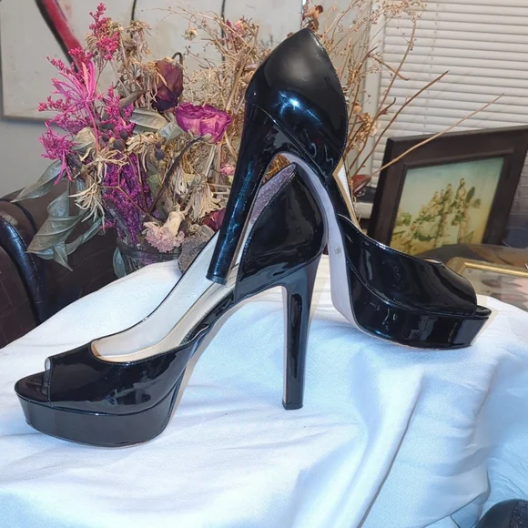 Jessica Simpson Sexy black patent leather heels - Picture 3 of 9
